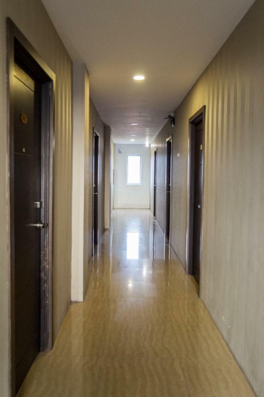 Oyo 676 Hotel Osaka Batam Dış mekan fotoğraf